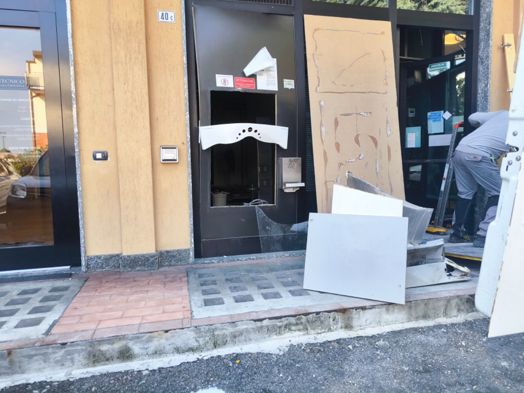 Mulazzano - Fatto saltare il bancomat