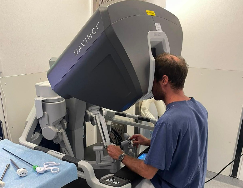 Lodi - Robot chirurgo: 190 interventi in sette mesi