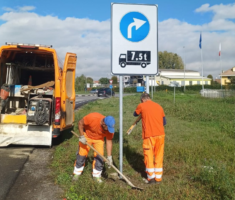 Casalpusterlengo - Stop ai camion in viale Mantova