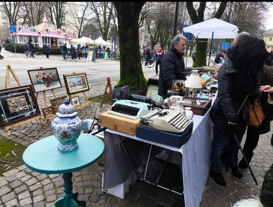 Lodi - Mercatino dell’usato