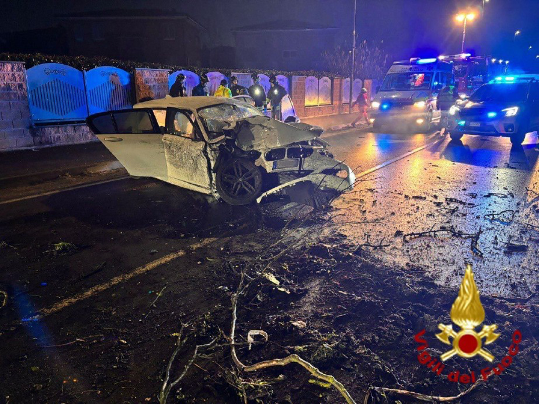 Casalpusterlengo – Contro un albero