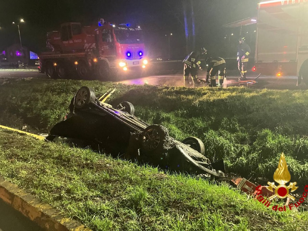 San Martino in Strada - Auto si ribalta