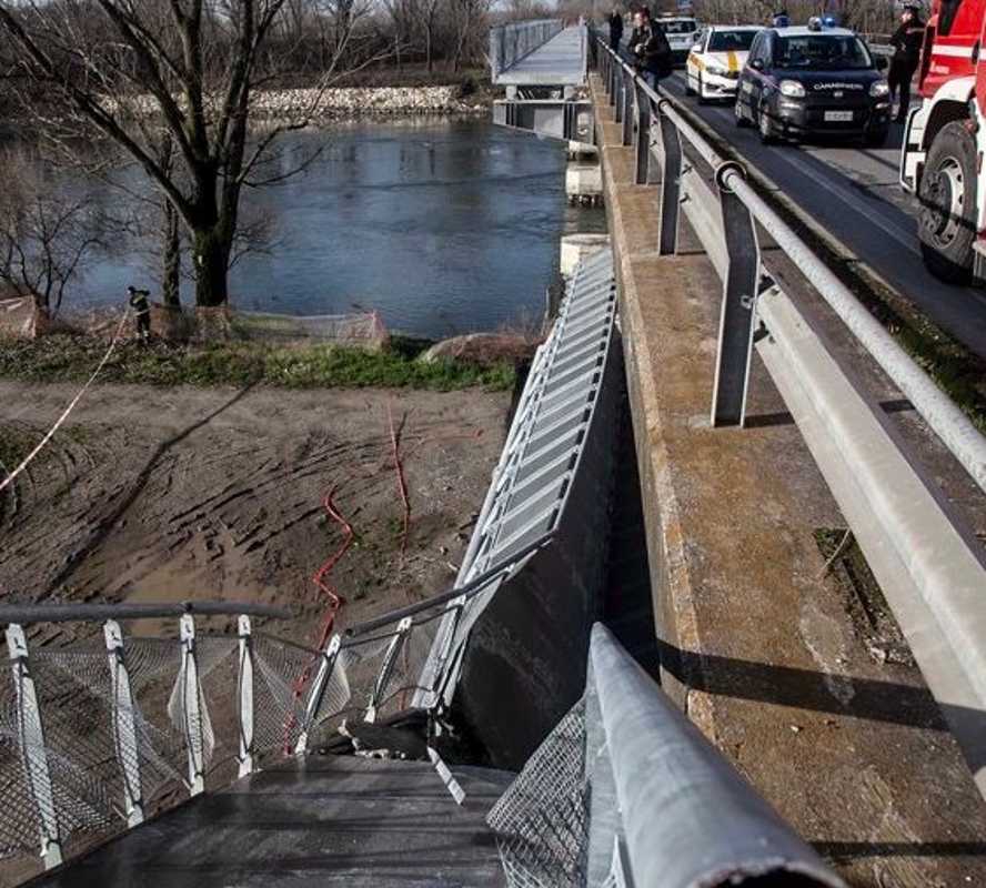 Dal territorio - Passerella sull'Adda: altro crollo
