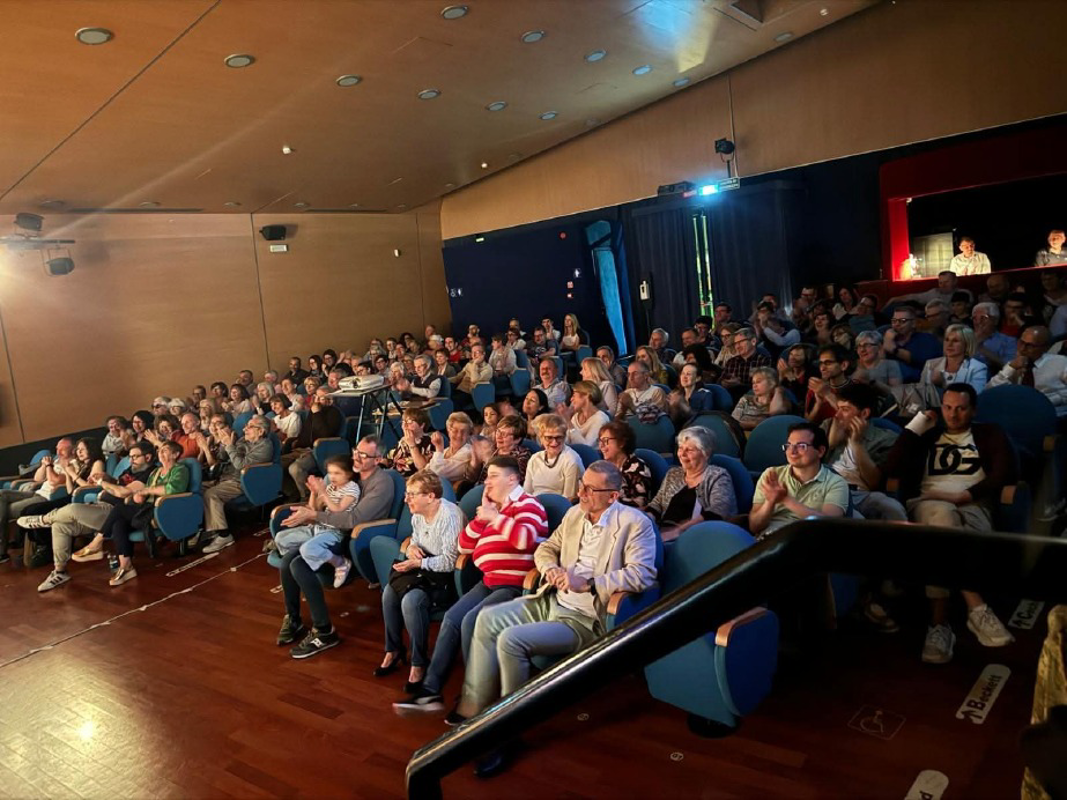 Tavazzano - Nuove luci al teatro Nebiolo
