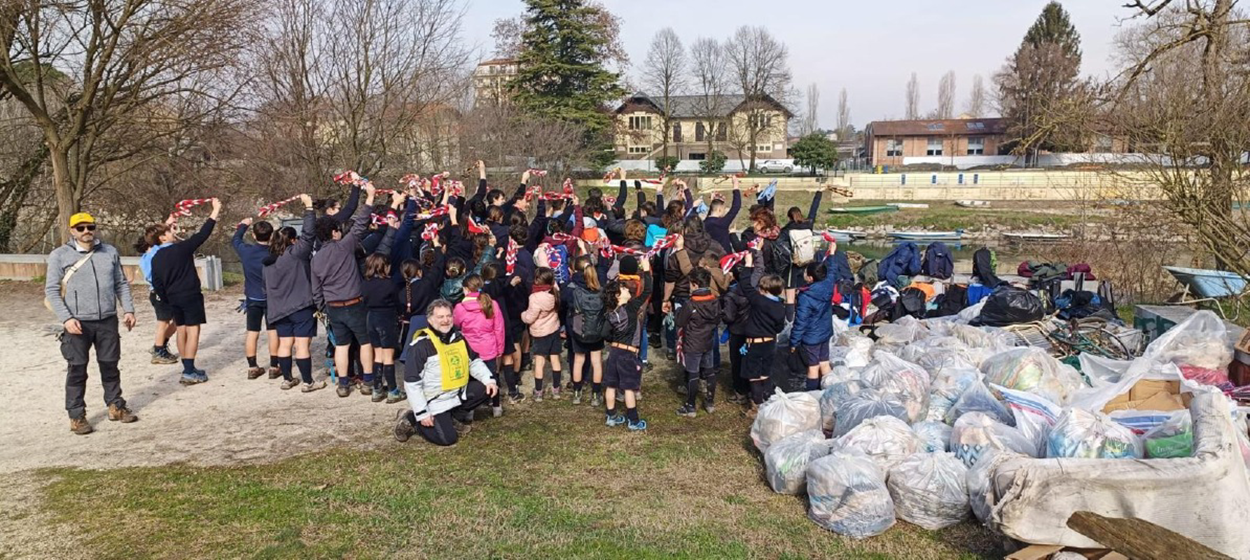 Lodi - Bambini e volontari puliscono l’Adda