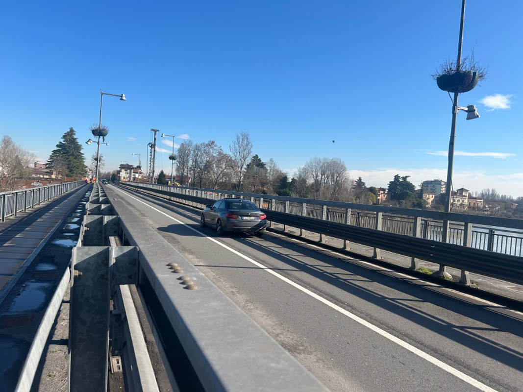 Lodi - Ponte: signori si chiude