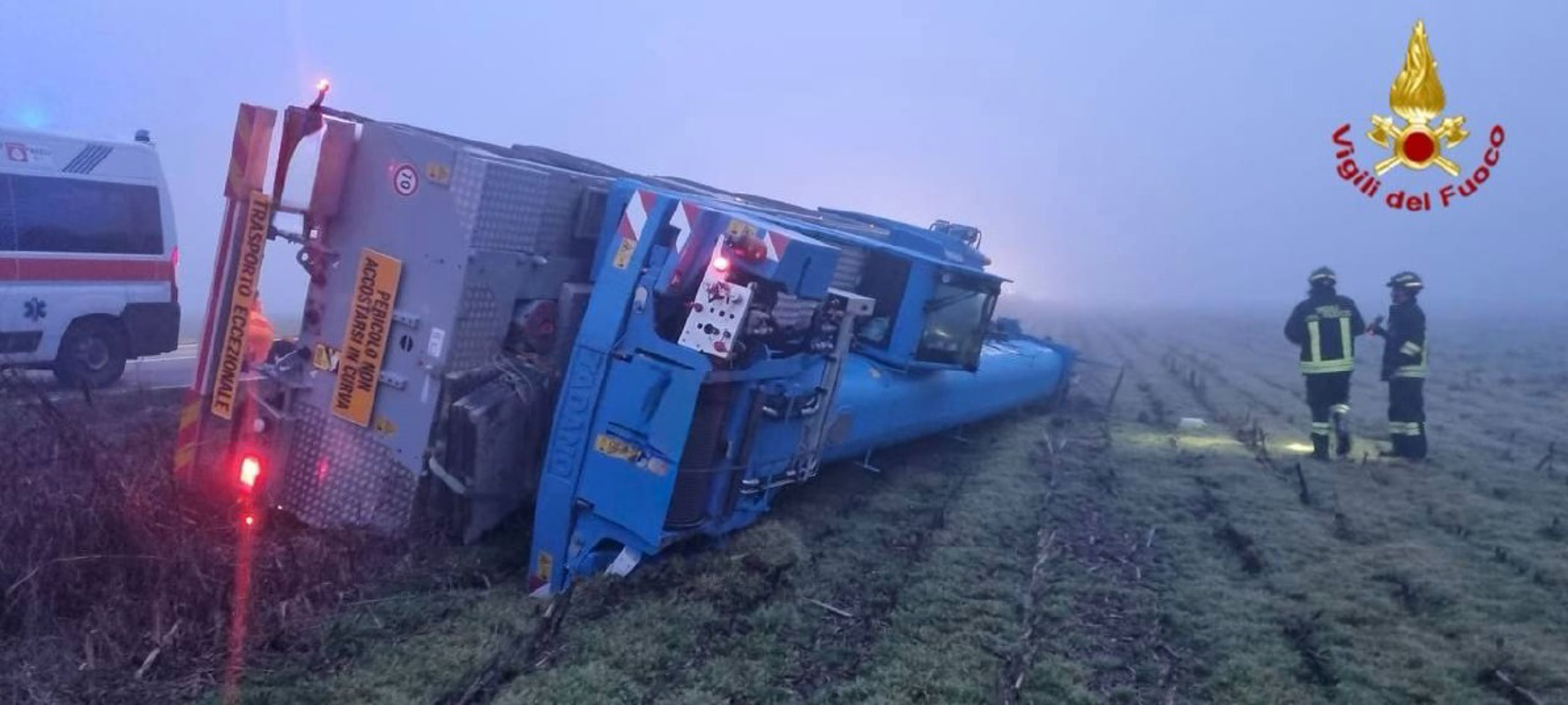 Salerano sul Lambro – Autogru si ribalta sulla SP17