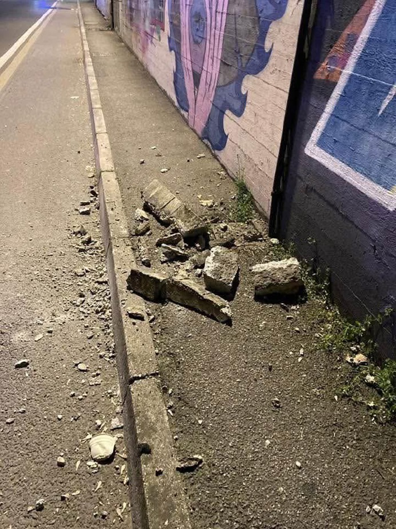 Lodi - Calcinacci nel sottopasso, strada chiusa