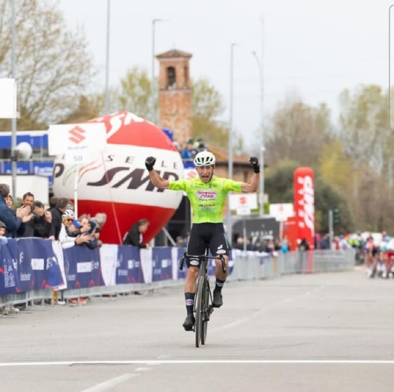 Ciclismo - Coppi Bartali, vince Filippo D'Aiuto