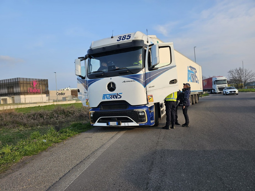 Zelo buon Persico - Controlli sui camion, nove multe