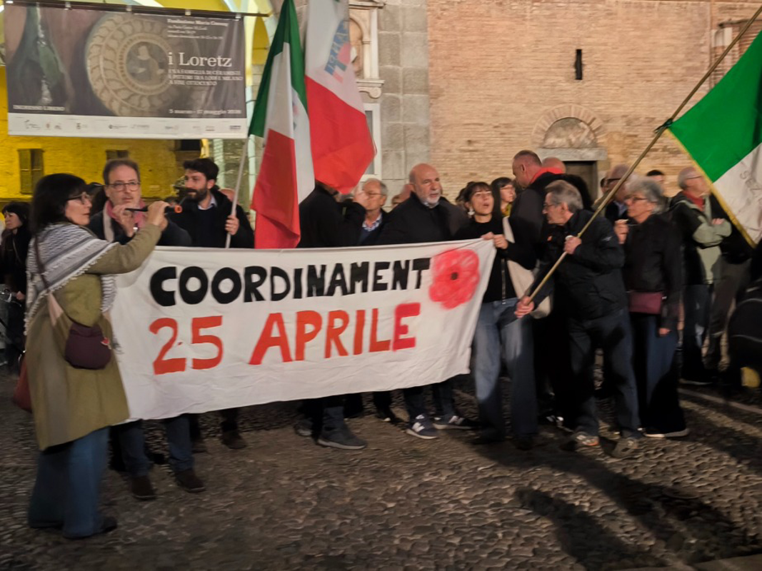 Lodi - Presidio antifascista in piazza
