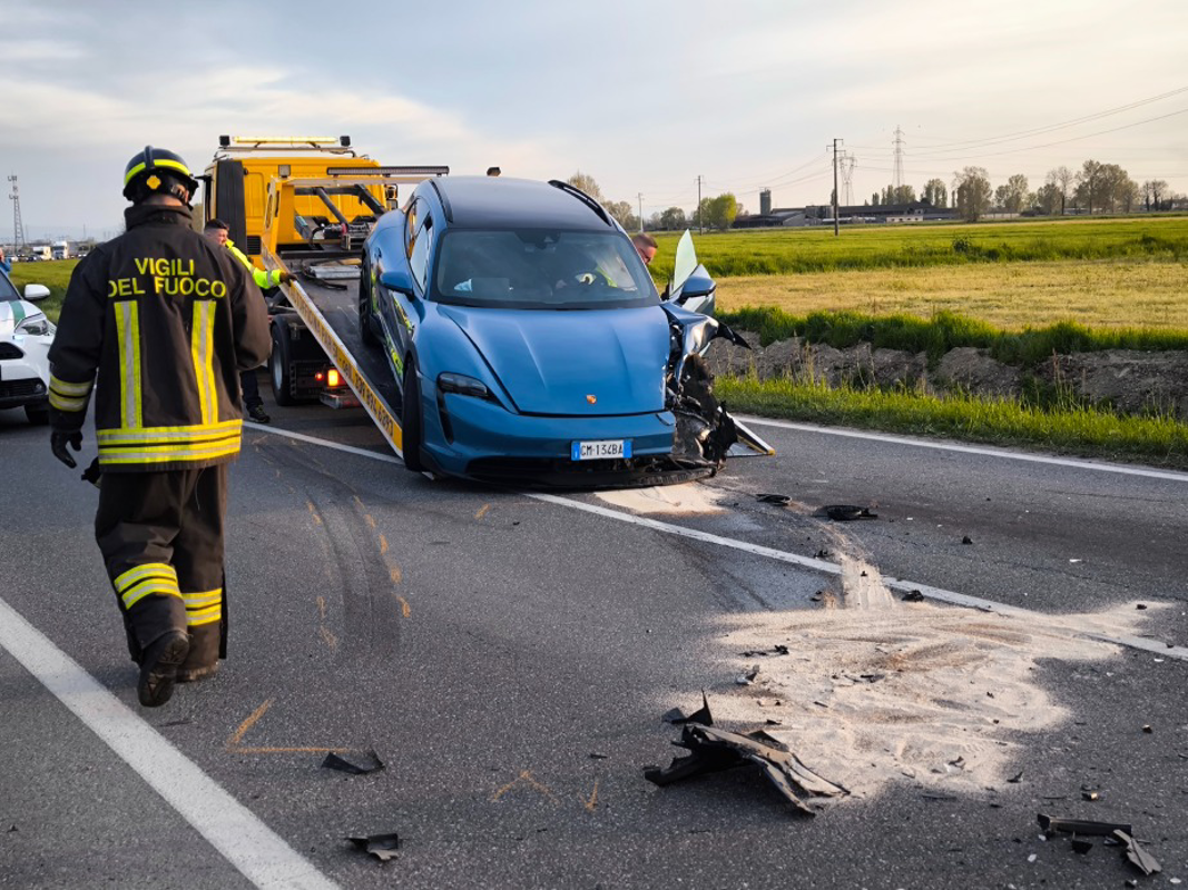 Zelo - Schianto tra Porsche e Toyota