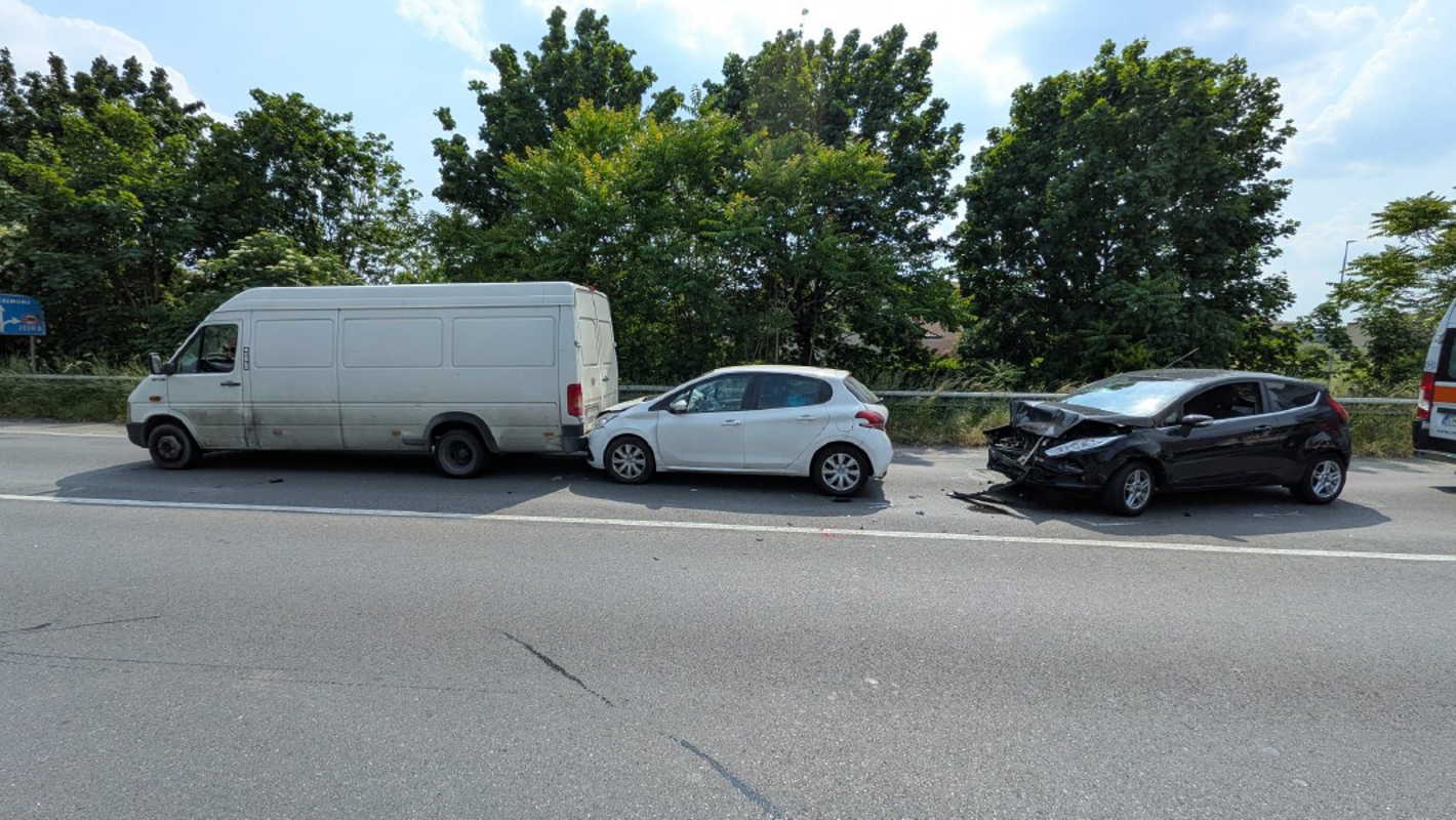 Zelo - Carambola sulla ex 415