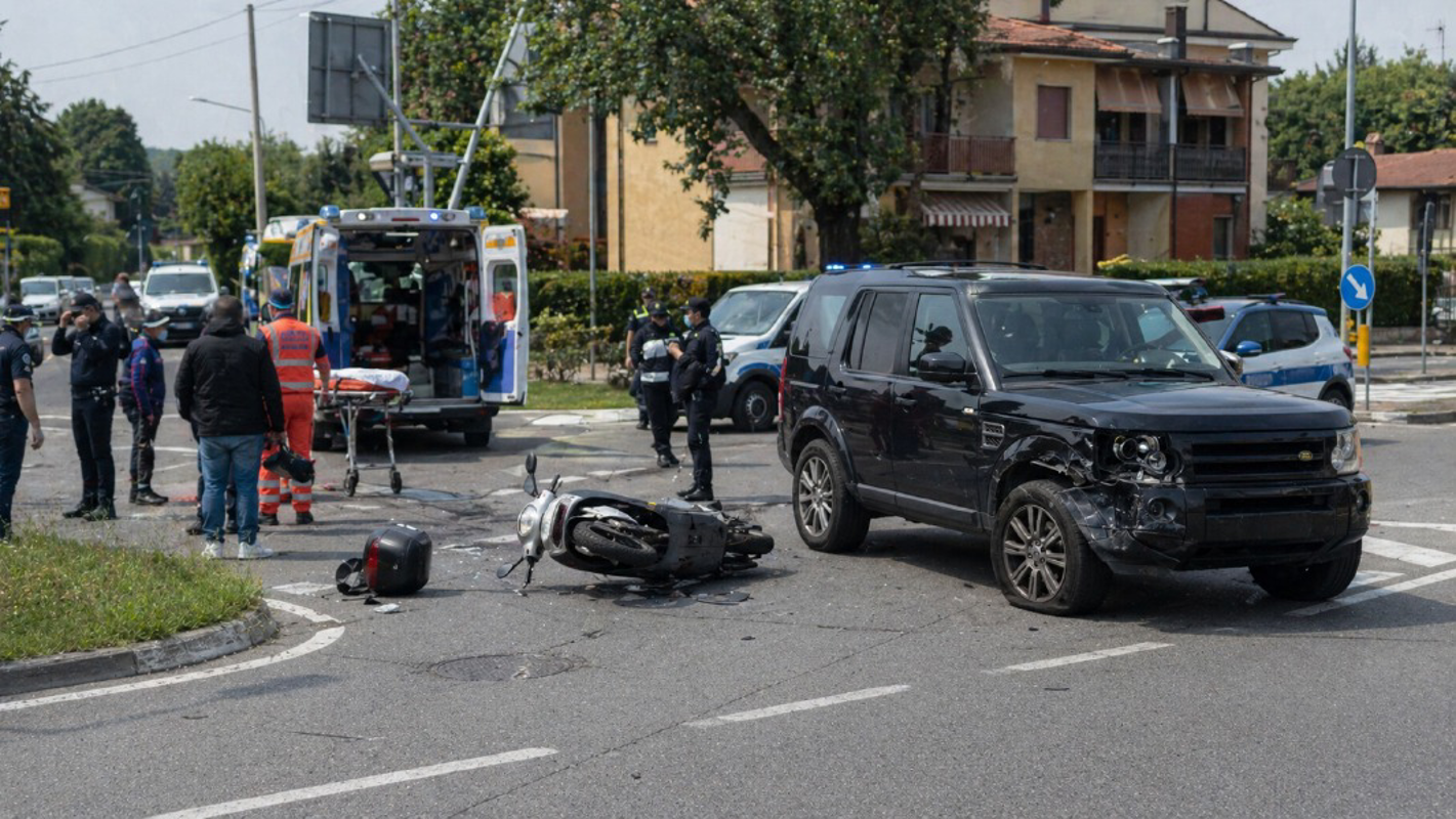 Lodi Vecchio - 15enne ferito, arriva l'elisoccorso 
