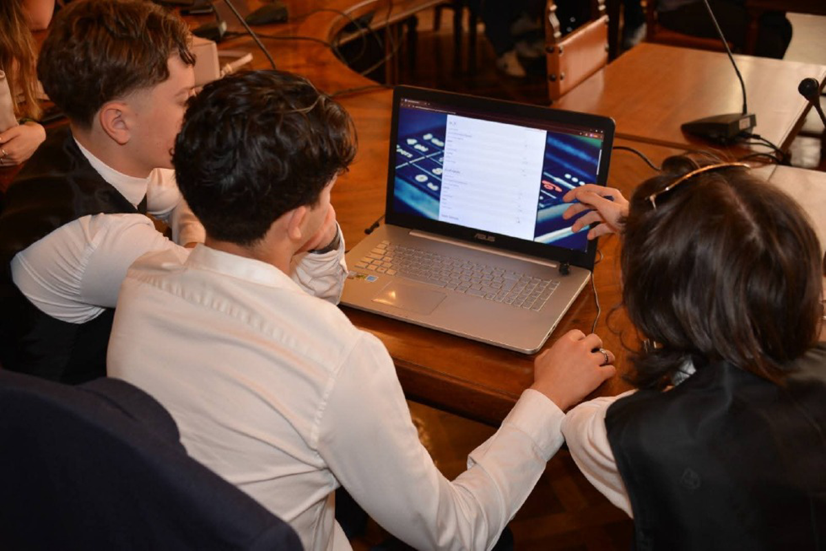 Lodi - Business game, studenti del Bassi quinti  