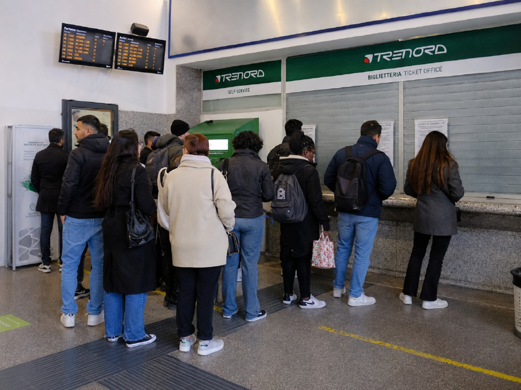 Lodi - Biglietteria chiusa in stazione
