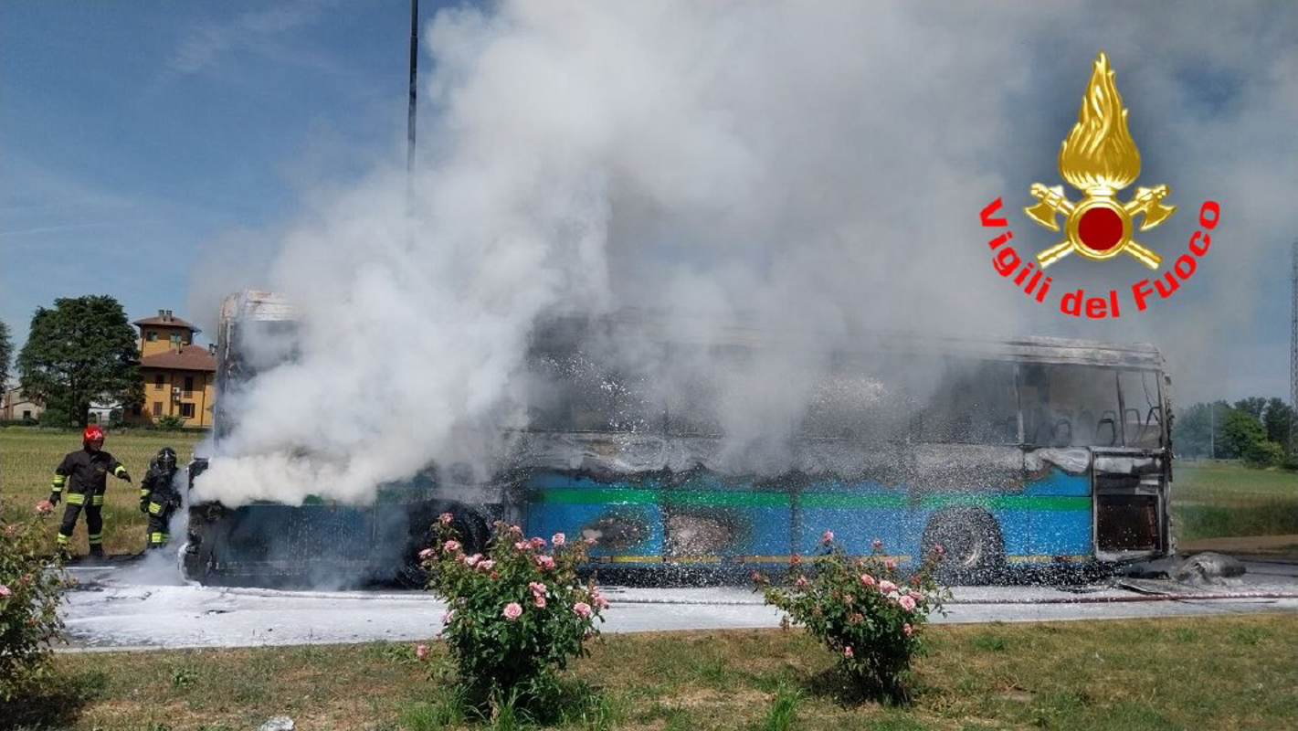 Massalengo - Autobus in fiamme 