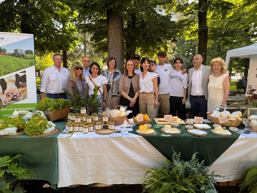 Codogno - Il buon cibo,  in piazza