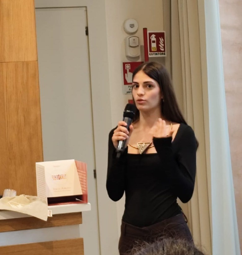 Lodi - Il gioiello di Giselle ispirato a papà Grignani