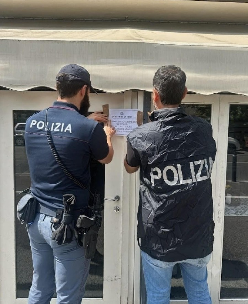 Lodi - Aggressione, locale chiuso