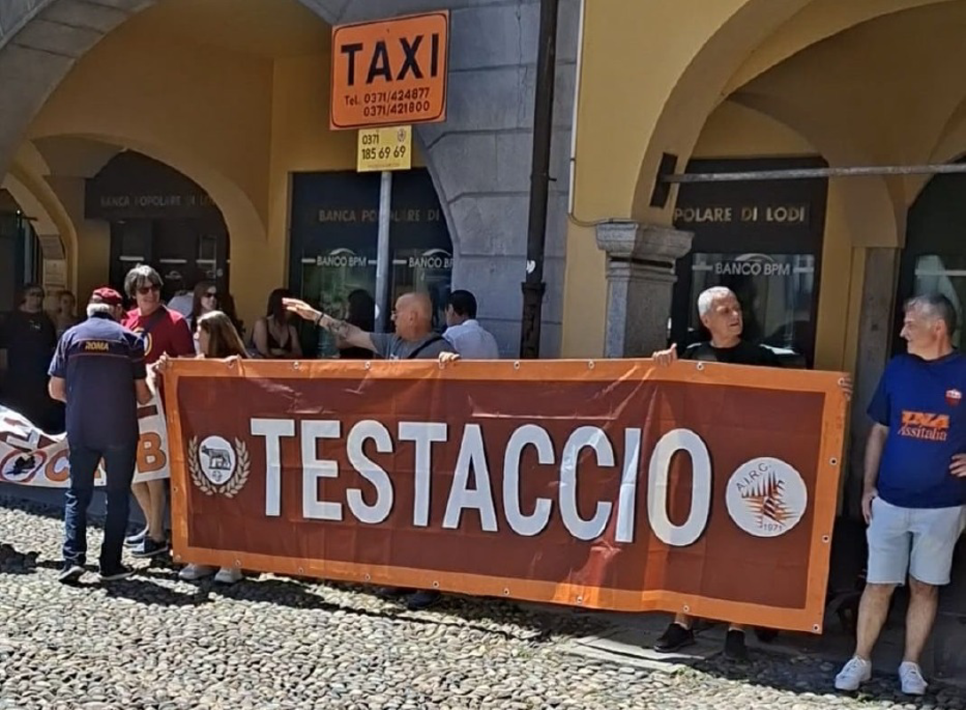 Lodi - 250 tifosi della Roma invadono la città