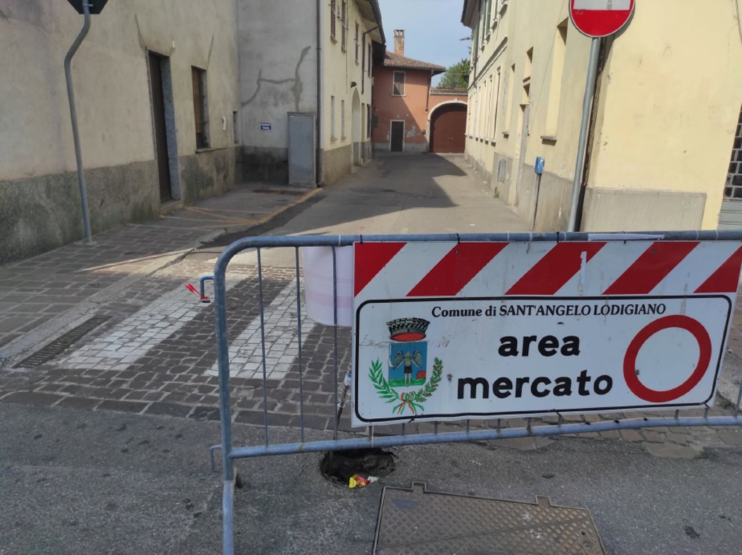 Sant'Angelo Lodigiano - Buca pericolosa, te lo dice un residente