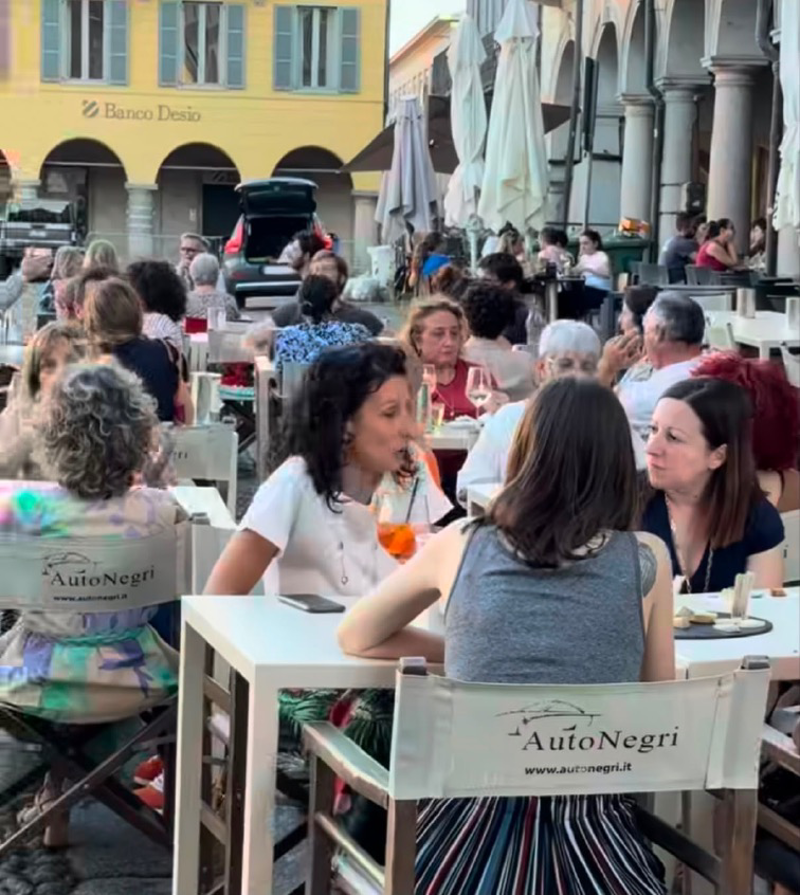 Lodi - AperiBetti, successo con gusto