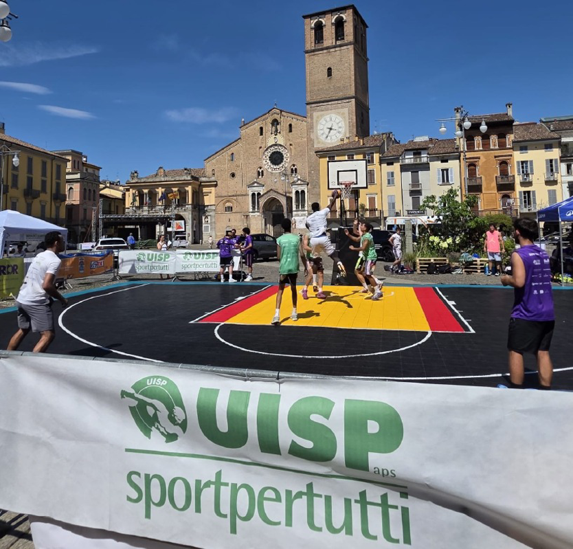 Lodi - Canestri in piazza