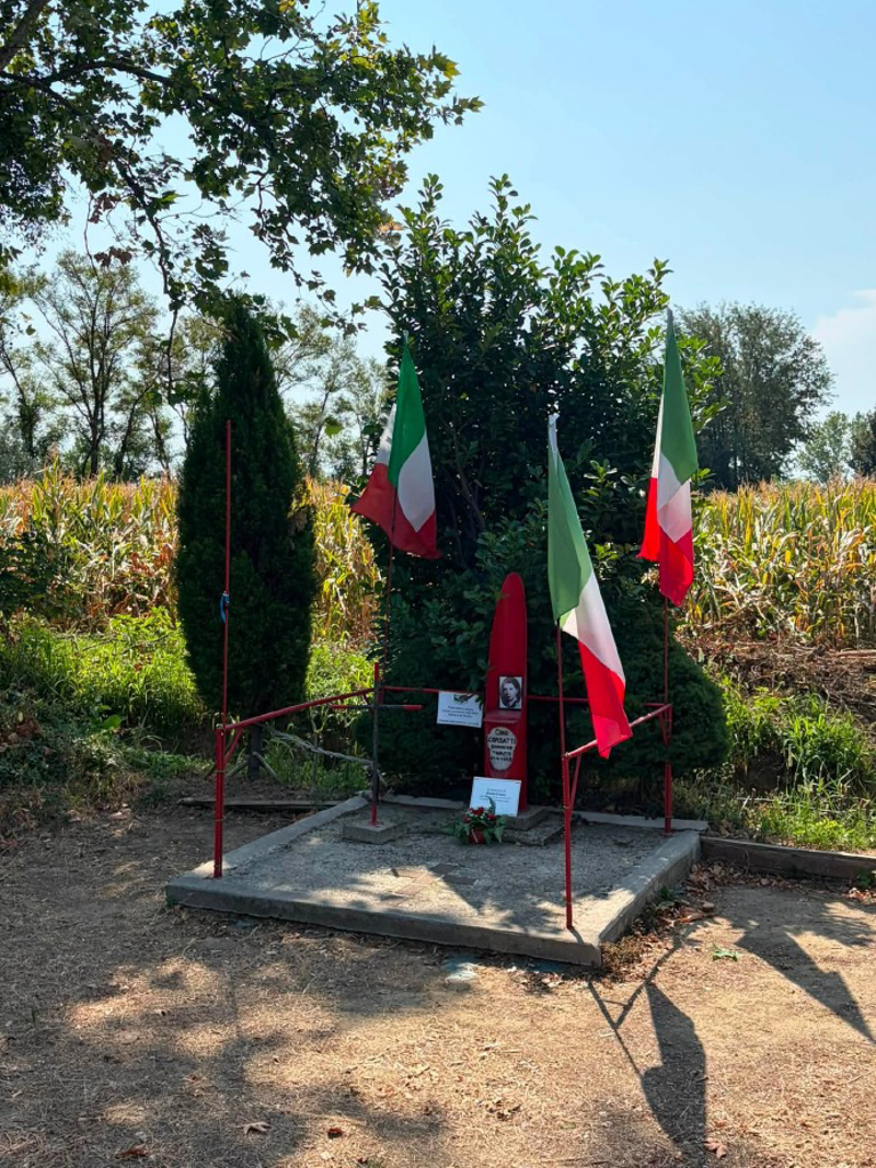 Lodi Vecchio - Rubati bandiera e cimelio 