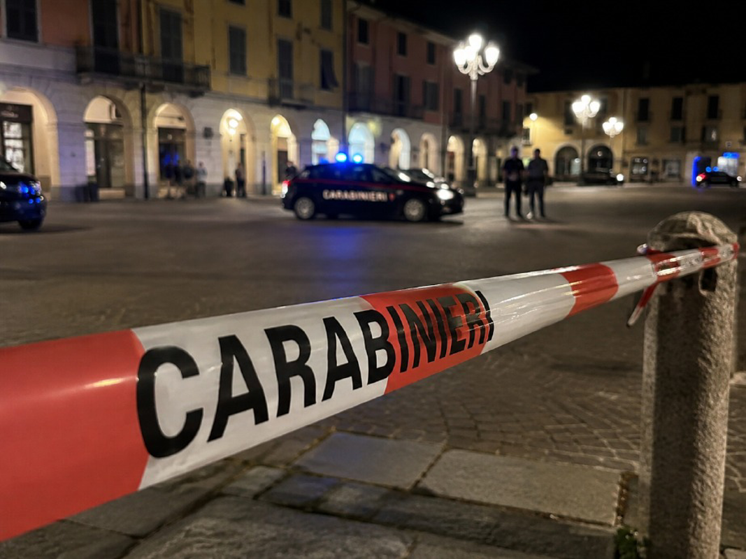 Codogno - Ferito al collo con un coccio