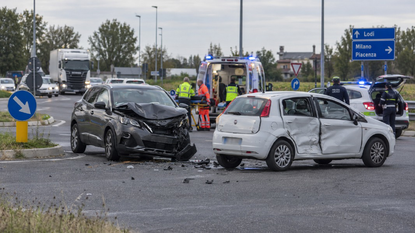 Lodigiano - Otto incidenti in un giorno, 18 persone coinvolte