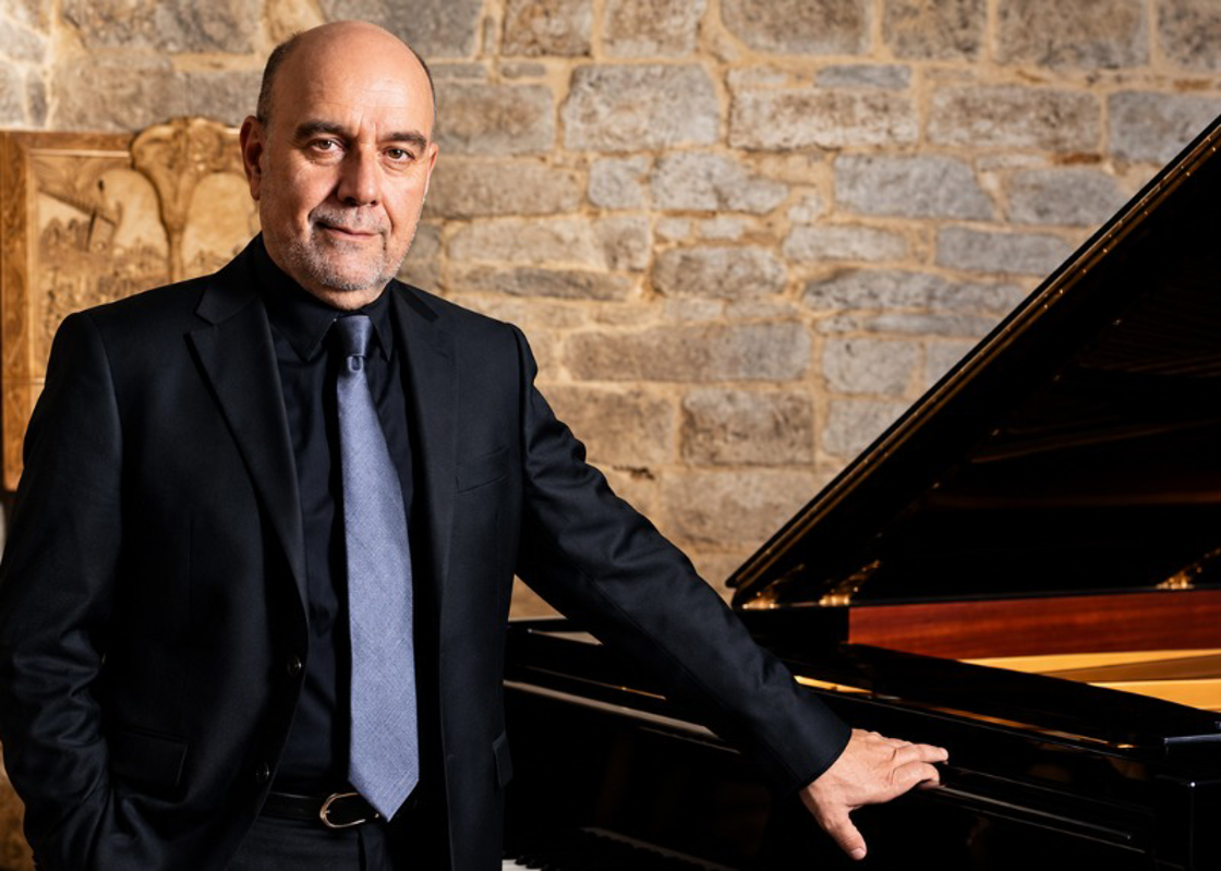 Lodi - Pierluigi Camicia al pianoforte, con Chopin e Schumann