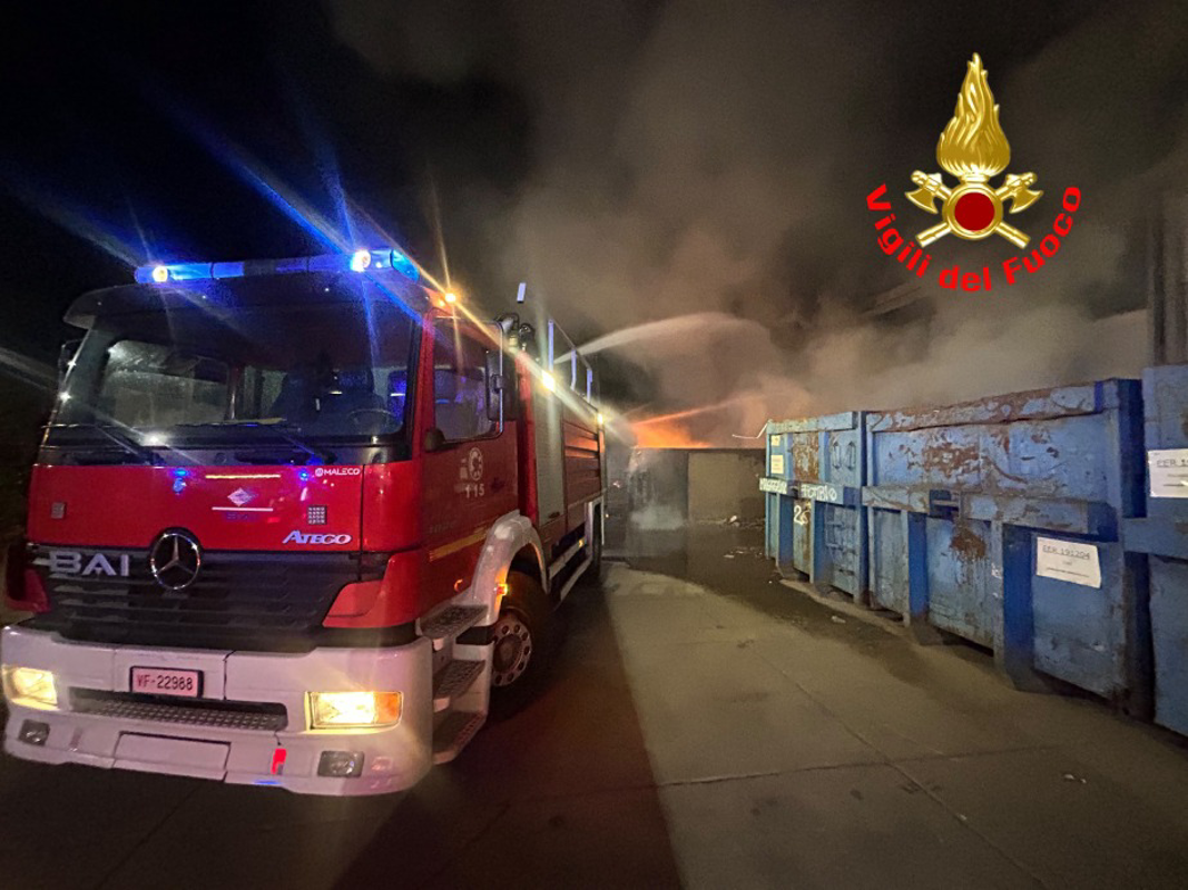 Fombio - Fiamme nella piazzola ecologica