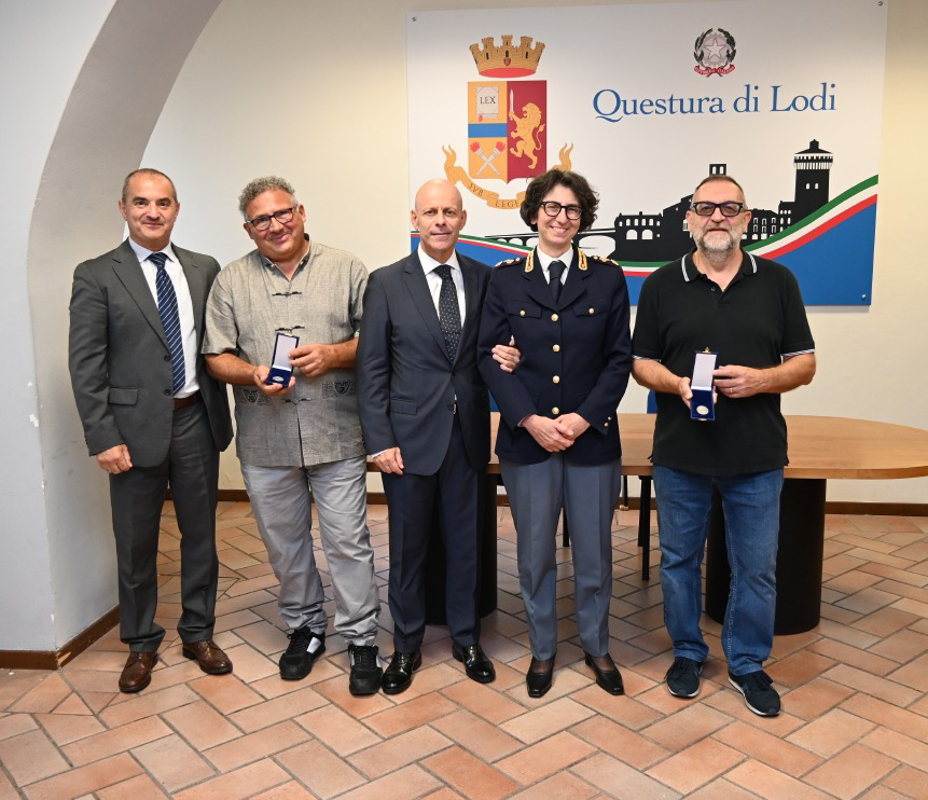 Lodi - Riconoscimento ai poliziotti in pensione