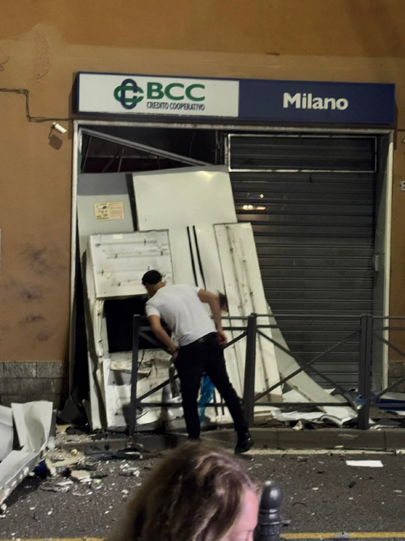 Dal territorio - Assalto al bancomat di Settala, filiale devastata